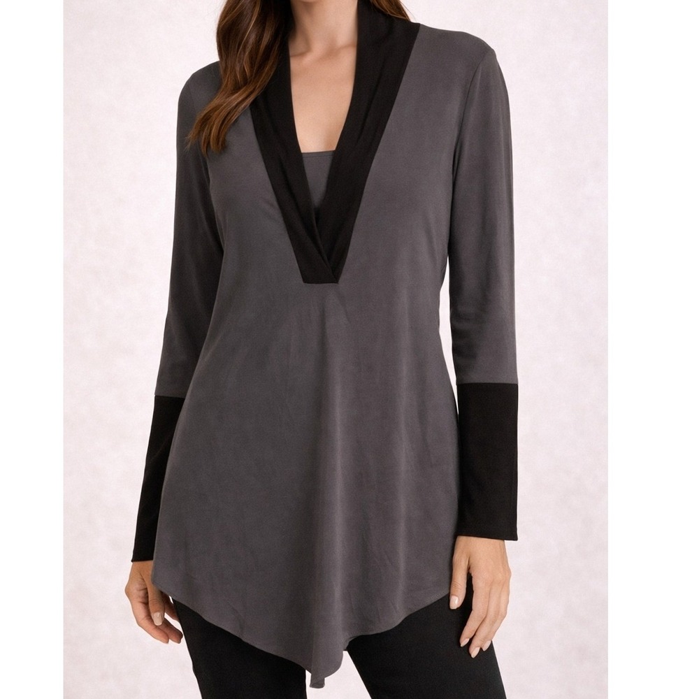 Periphery Charcoal Gray Black Trim Asymmetrical Hem V‎ Neck Tunic Top Size 4